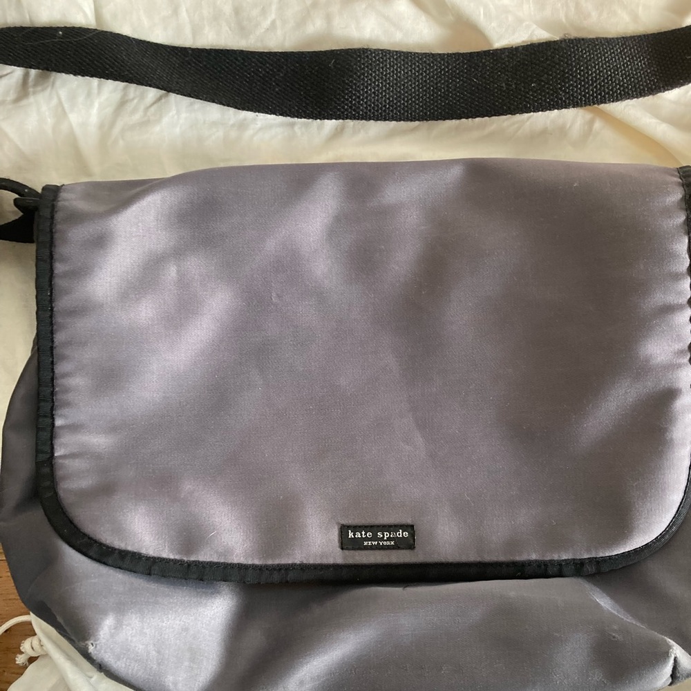 Kate Spade messenger bag in grey